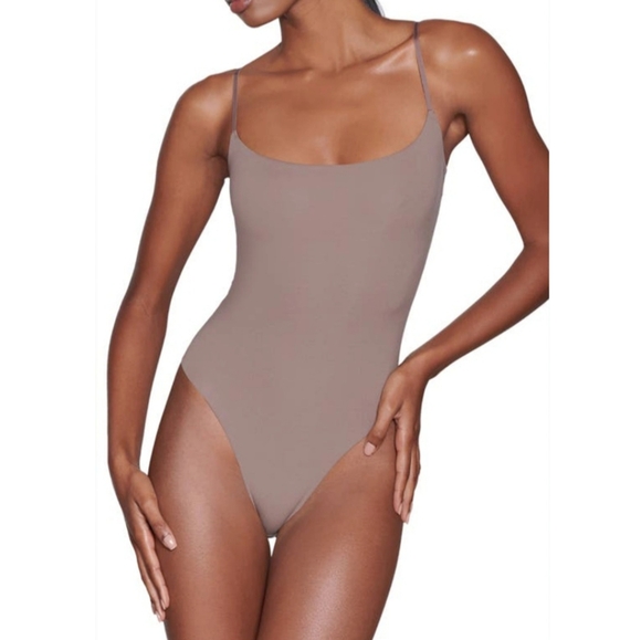 NWOT SKIMS Fits Everybody Cami Bodysuit Size 4X Umber - Picture 1 of 8